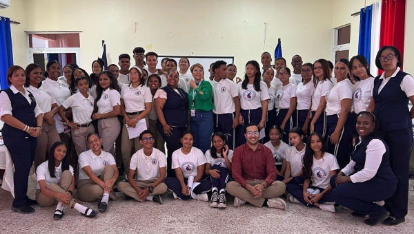 Promipyme a estudiantes de El Buen Pastor: "Sigan inspirando y construyendo un Azua lleno de oportunidades"